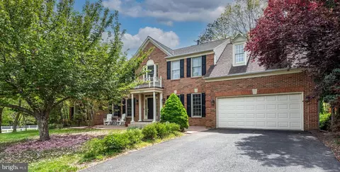 15551 Smithfield Pl, Centreville, VA 20120