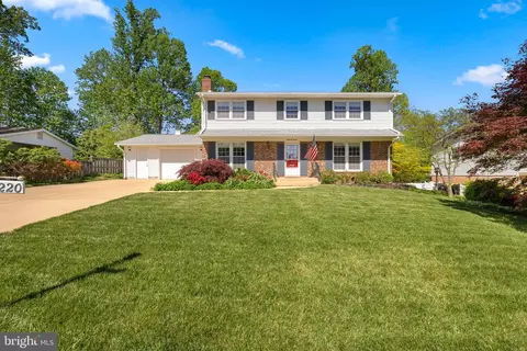 Exterior - 8220 Smithfield Ave, Springfield, VA 22152 photo 2 of 16