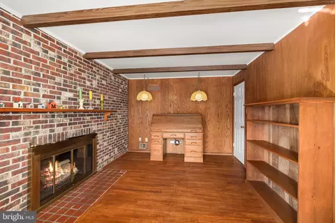 Living - 8220 Smithfield Ave, Springfield, VA 22152 photo 4 of 4