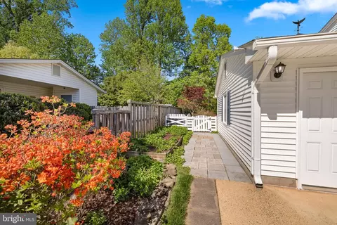 Exterior - 8220 Smithfield Ave, Springfield, VA 22152 photo 6 of 16