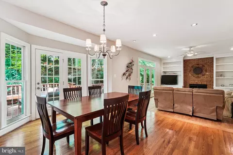 9012 Avis Ct, Vienna, VA 22182 photo 10