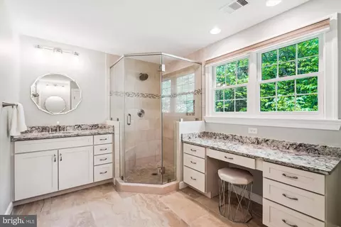 9012 Avis Ct, Vienna, VA 22182 photo 27