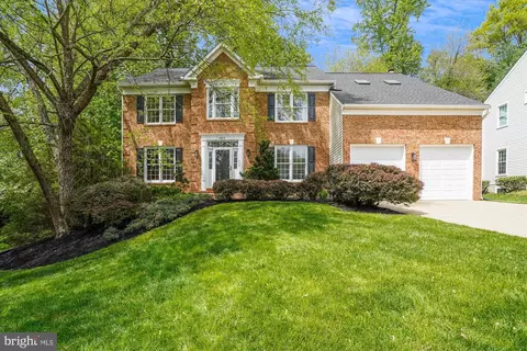 9012 Avis Ct, Vienna, VA 22182