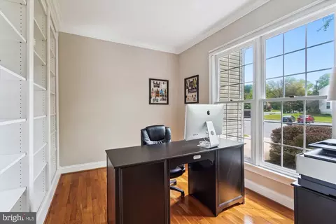 9012 Avis Ct, Vienna, VA 22182 photo 13
