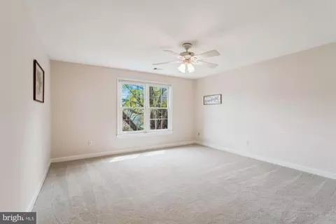 9012 Avis Ct, Vienna, VA 22182 photo 37