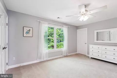 9012 Avis Ct, Vienna, VA 22182 photo 32