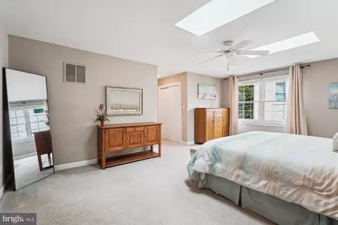 9012 Avis Ct, Vienna, VA 22182 photo 24