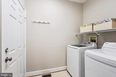 9012 Avis Ct, Vienna, VA 22182 photo 16