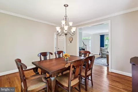 9012 Avis Ct, Vienna, VA 22182 photo 6