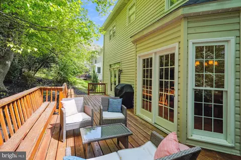 9012 Avis Ct, Vienna, VA 22182 photo 18