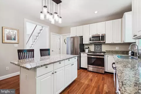 9012 Avis Ct, Vienna, VA 22182 photo 7