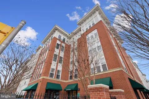 2655 Prosperity Ave #252, Fairfax, VA 22031