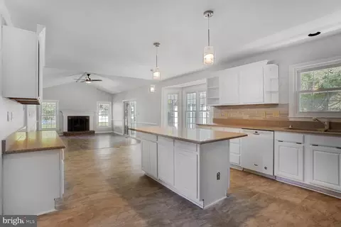 2639 Iron Forge Rd, Herndon, VA 20171 photo 14