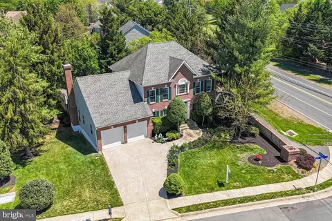 2639 Iron Forge Rd, Herndon, VA 20171 photo 2