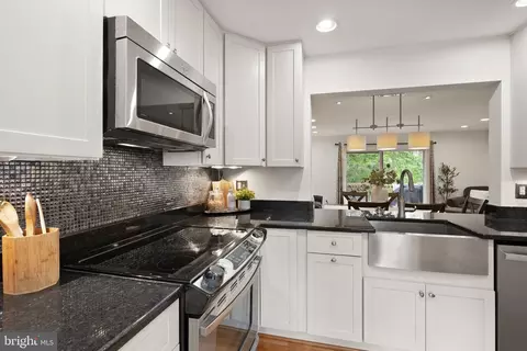 7908 Pebble Brook Ct, Springfield, VA 22153 photo 7