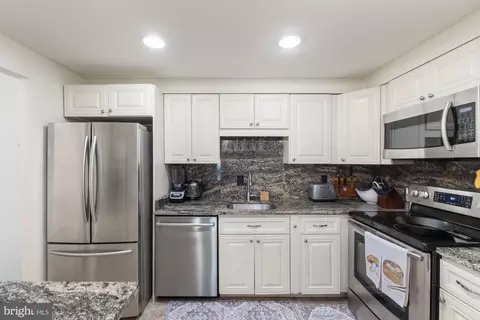 7651 Tremayne Pl #207, Mclean, VA 22102 photo 18