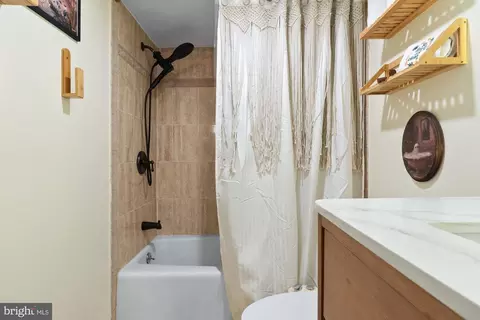 7651 Tremayne Pl #207, Mclean, VA 22102 photo 23