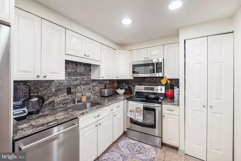 7651 Tremayne Pl #207, Mclean, VA 22102 photo 3