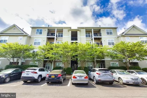 13347 Connor Dr #H, Centreville, VA 20120