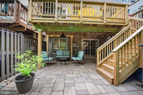 Exterior - 13210 Ashnut Ln, Herndon, VA 20171 photo 3 of 4