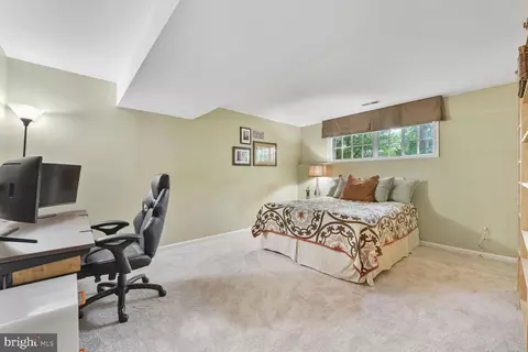Bedroom - 13210 Ashnut Ln, Herndon, VA 20171 photo 6 of 6