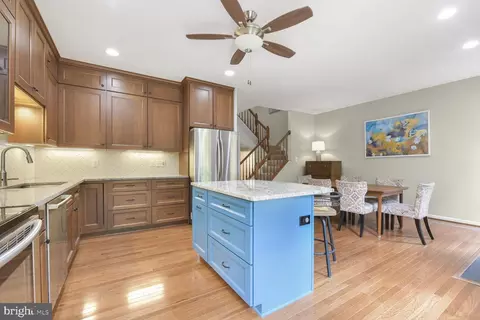 Kitchen - 13210 Ashnut Ln, Herndon, VA 20171 photo 3 of 4