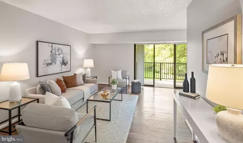 11657 Stoneview Sq #97/11C, Reston, VA 20191