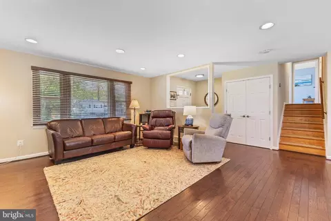 7604 Hogarth St, Springfield, VA 22151 photo 7