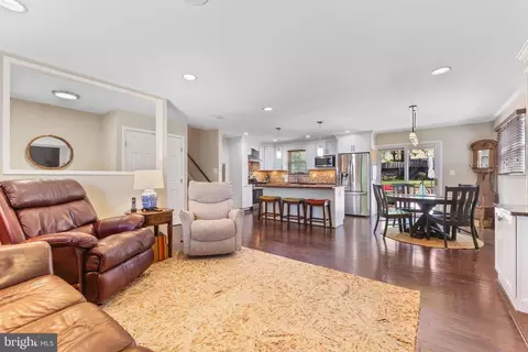 7604 Hogarth St, Springfield, VA 22151 photo 8