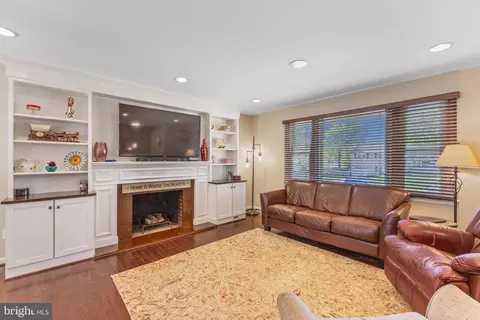 7604 Hogarth St, Springfield, VA 22151 photo 6