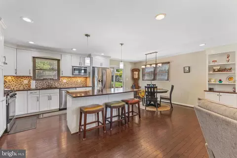 7604 Hogarth St, Springfield, VA 22151 photo 5