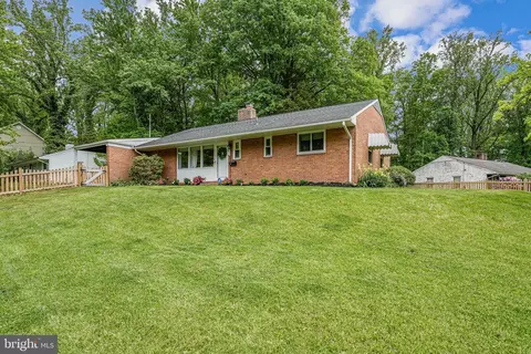 7417 Hastings St, Springfield, VA 22150