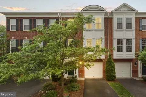 6253 Casdin Dr, Alexandria, VA 22310