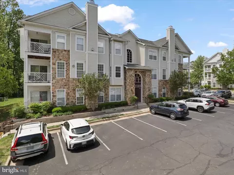5982 Founders Hill Ct #201, Alexandria, VA 22310