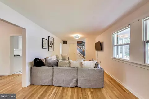 8513 Parliament Dr, Springfield, VA 22151 photo 6