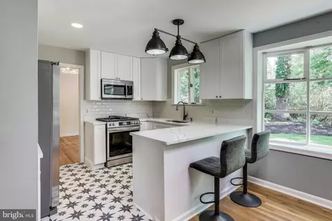 8513 Parliament Dr, Springfield, VA 22151 photo 7