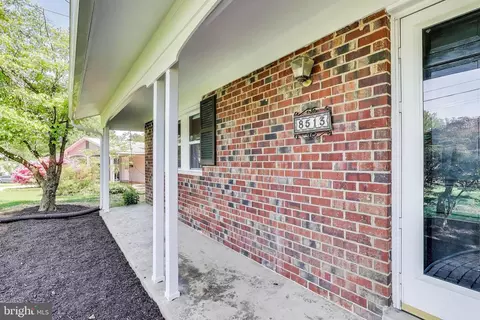 8513 Parliament Dr, Springfield, VA 22151 photo 4
