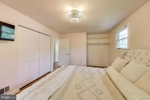8513 Parliament Dr, Springfield, VA 22151 photo 15