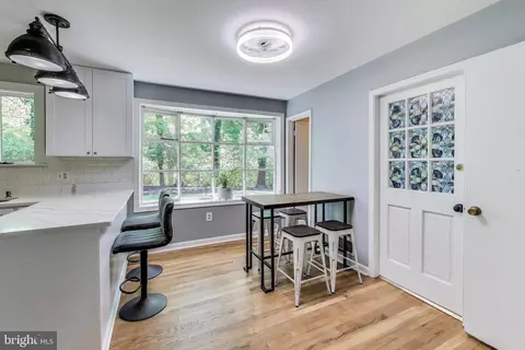 8513 Parliament Dr, Springfield, VA 22151 photo 10
