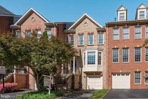 3016 Fallswood Glen Ct, Falls Church, VA 22044