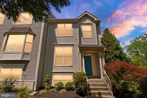 14100 Rocky Valley Dr, Centreville, VA 20121