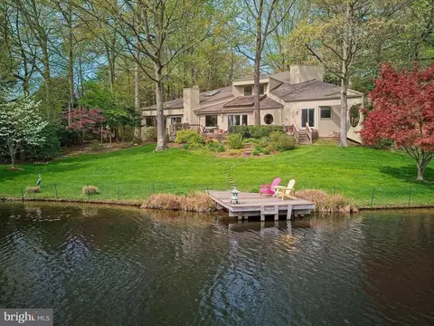 11566 Lake Newport Rd, Reston, VA 20194