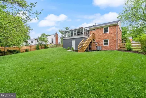 4010 Mapleton Dr, Chantilly, VA 20151 photo 31