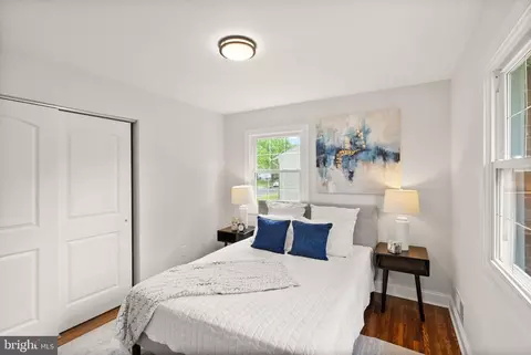 4010 Mapleton Dr, Chantilly, VA 20151 photo 14