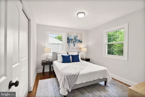 4010 Mapleton Dr, Chantilly, VA 20151 photo 5
