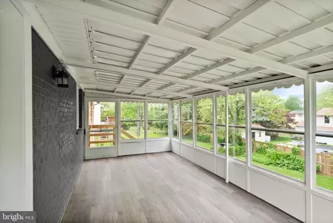 4010 Mapleton Dr, Chantilly, VA 20151 photo 13