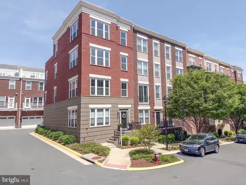 11698 Sunrise Square Pl, Reston, VA 20191