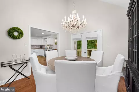 Dining - 9206 Northedge Dr, Springfield, VA 22153 photo 2 of 4