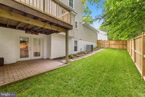 Exterior - 9206 Northedge Dr, Springfield, VA 22153 photo 10 of 14