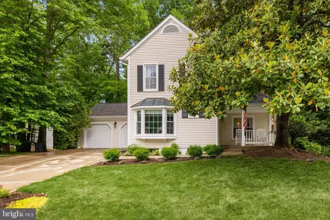 Exterior - 9206 Northedge Dr, Springfield, VA 22153 photo 9 of 14